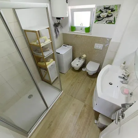 2 In Vesna Apartment *