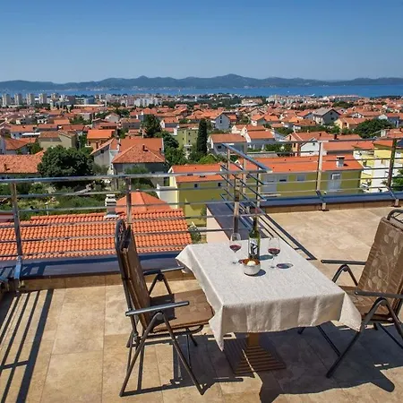 2 In Vesna Apartment